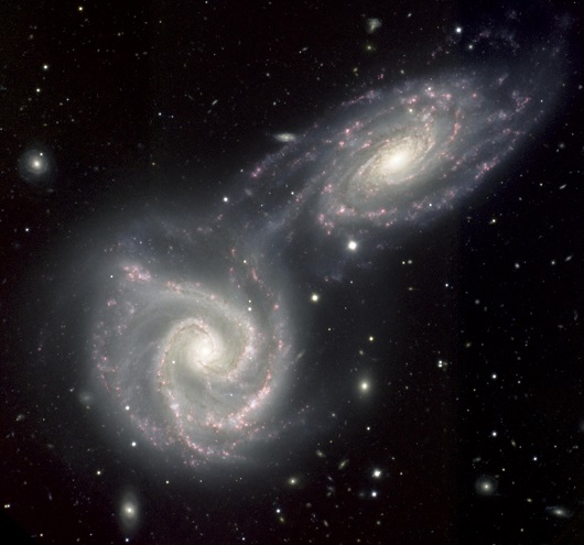 Due galassie interagenti (Arp 271) nella costellazione della Vergine a circa 127 milioni di anni luce dalla Terra. Credits: ESO